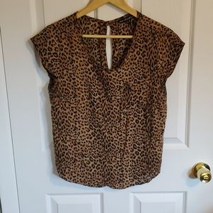Leopard 🐆 print short sleeve top